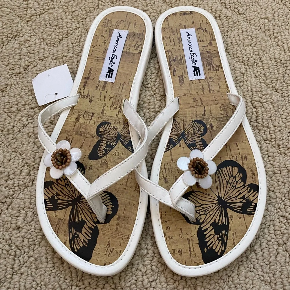 NWT American Eagle white flip flops - Picture 2 of 5